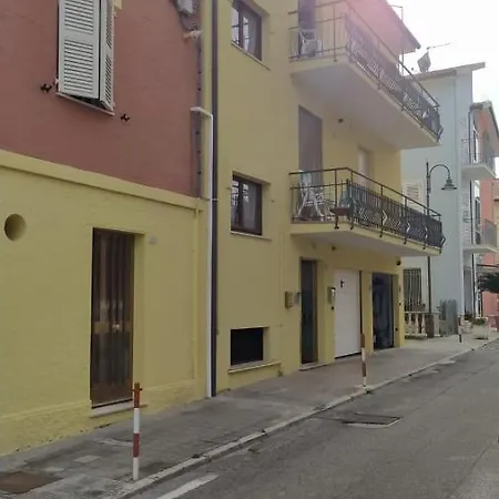 Marcella A Due Passi Dal Mare Marcelli