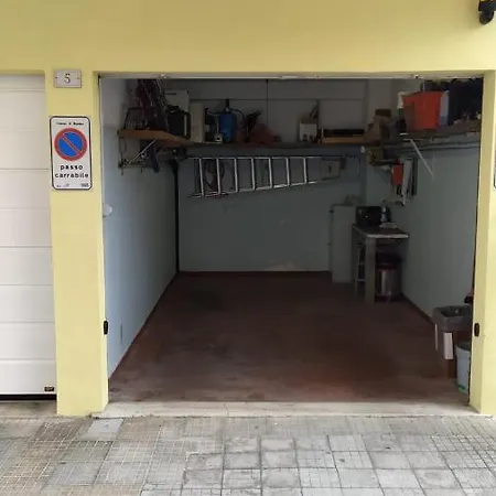 Marcella A Due Passi Dal Mare Marcelli